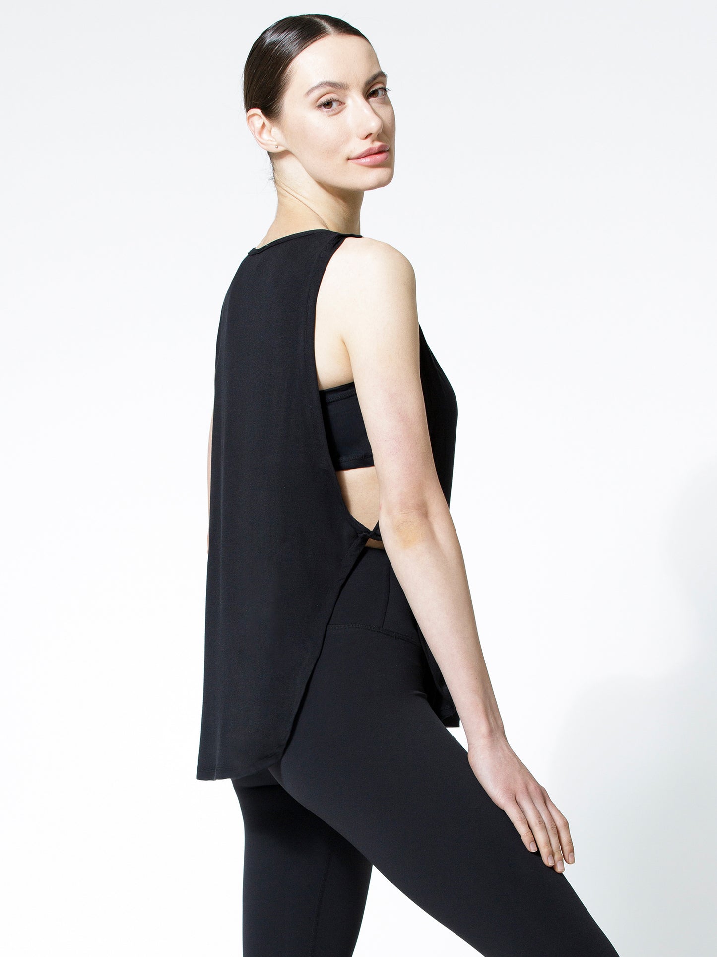 SIDE TWIST OVERSIZED TEE, BLACK