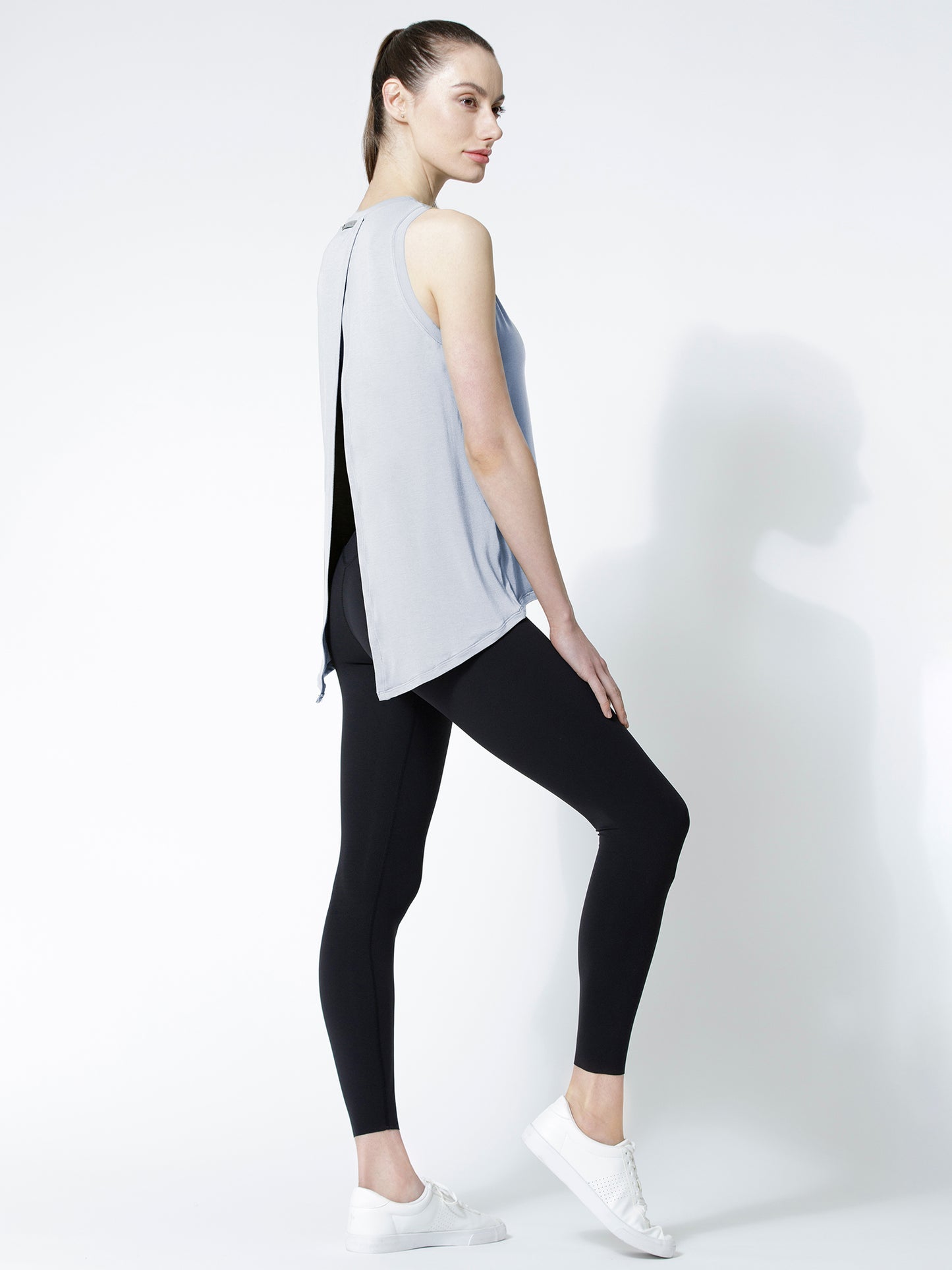 TIE BACK TRAINING TANK, DECO